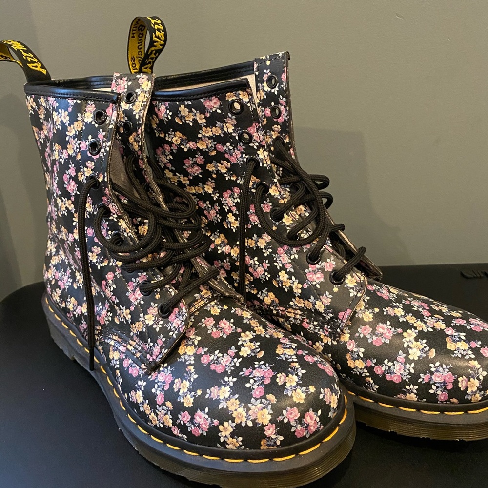 Dr martens black with flowers. Never worn